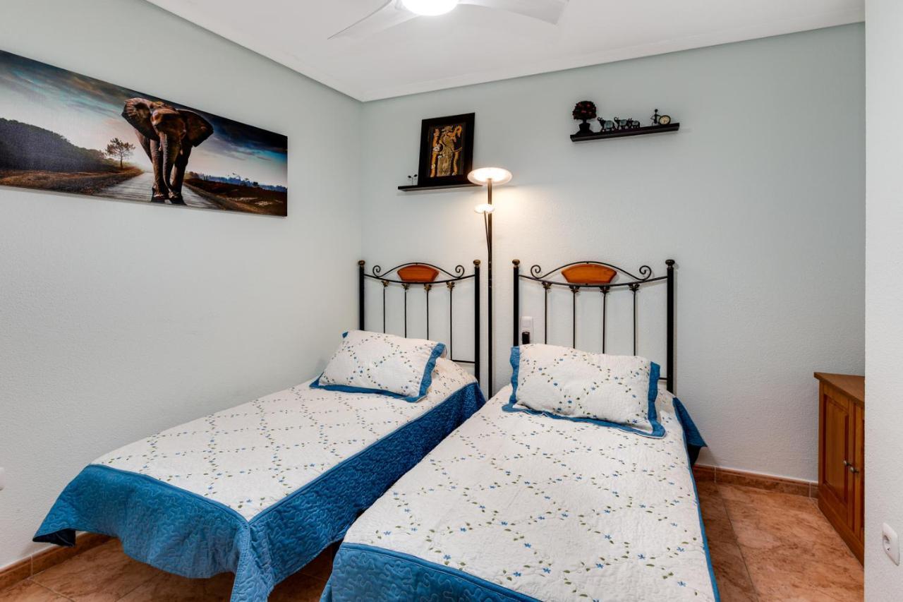 Apartaments Amalia On The Beach ตอร์เรเวียคา ภายนอก รูปภาพ