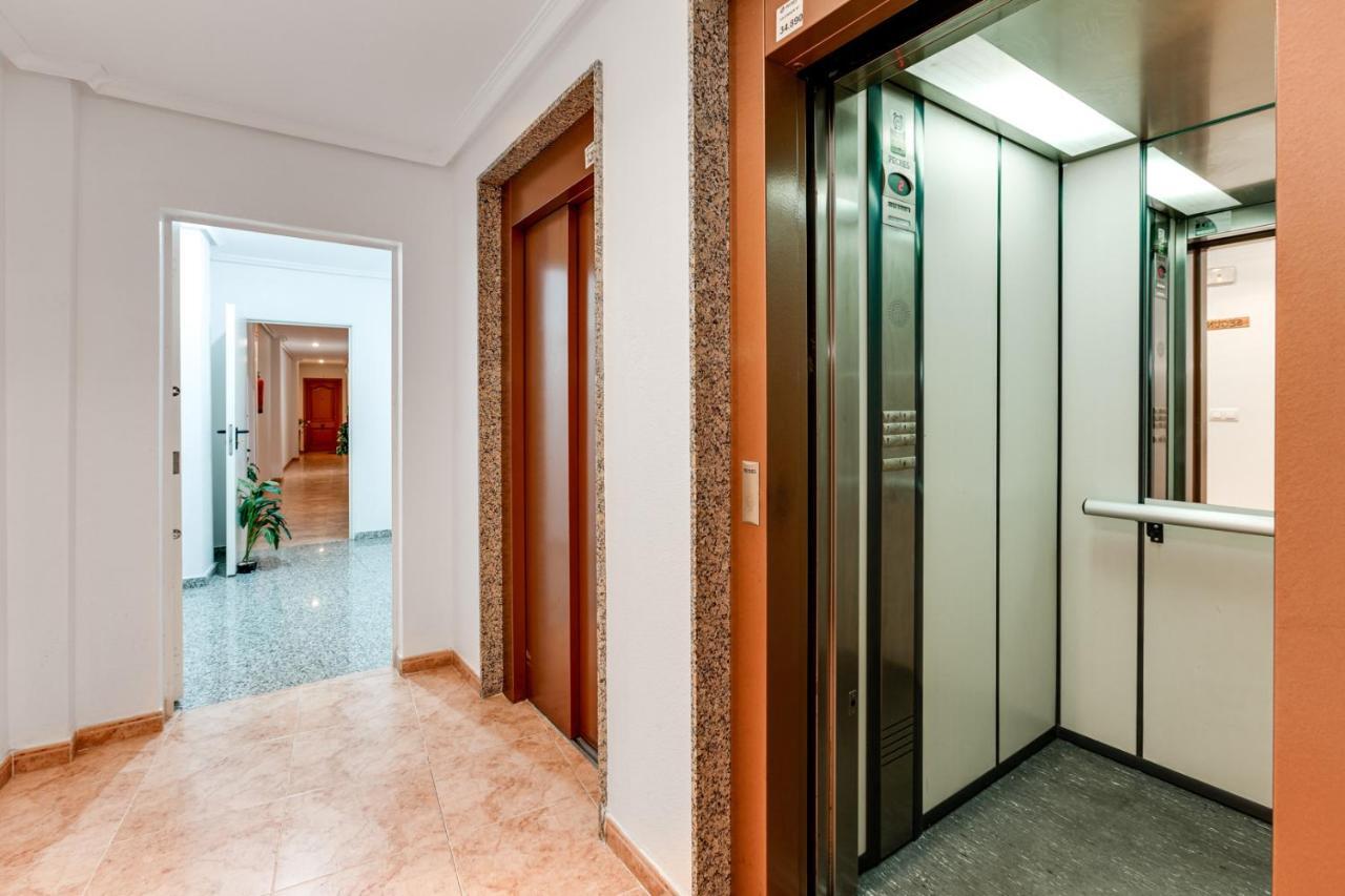 Apartaments Amalia On The Beach ตอร์เรเวียคา ภายนอก รูปภาพ